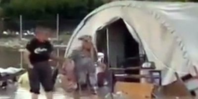 Hatay'da deprem çadırları su bastı :::