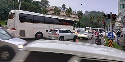 Manavgat’ta  iş çıkışı trafik çilesi bitmiyor !..