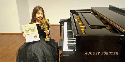 Piyanonun altın kızı  Viyana’da birinci oldu 